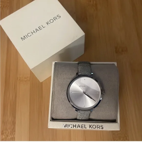 Michael Kors Silver Strap Watch - Picture 1 of 13